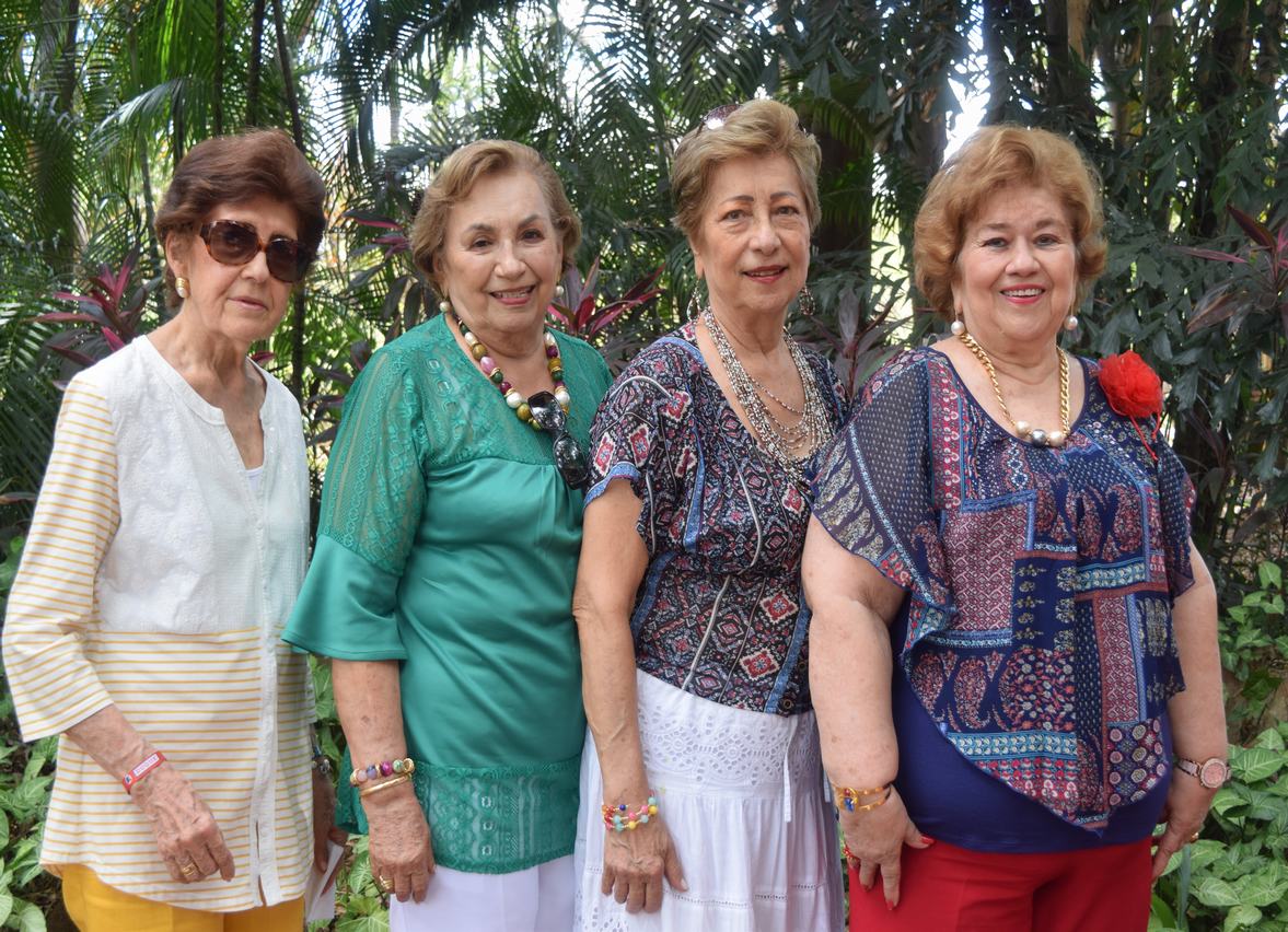 Sonia Ruiz de González, Mercedes Rojas de Galindo, Nelly Iriarte de Díaz, Ofelia Gómez Medina.